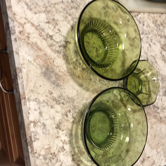 2 GREEN GLASS SMOOTH  SIDES W/RIBBED FOOT & 1 SMALL SUNBURST BOWL -SCALLOP TOP - Picture 12 of 12